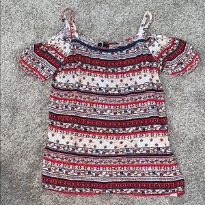 Patterned Cap Sleeved Flowy Shirt